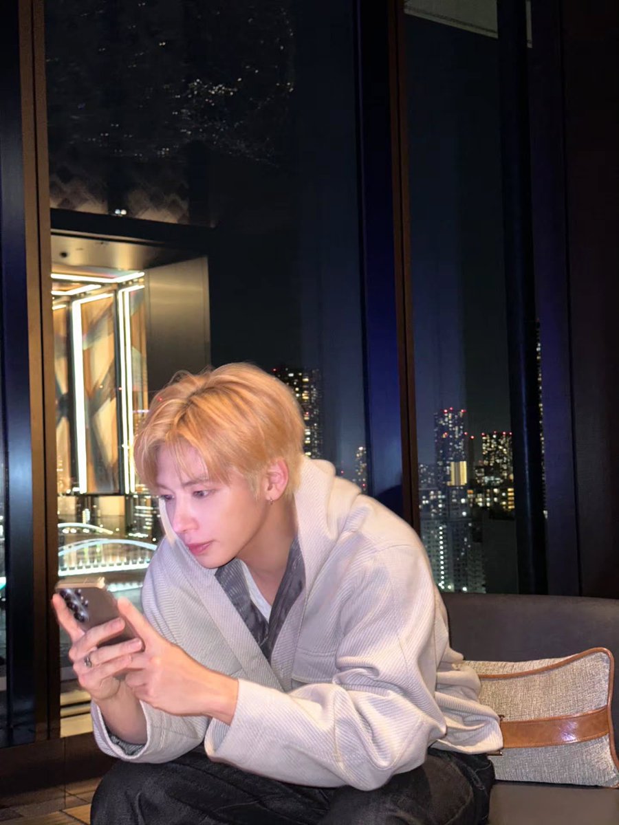 코드 tweet media