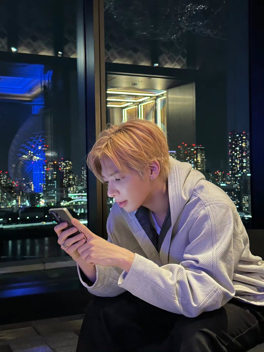 코드 tweet media