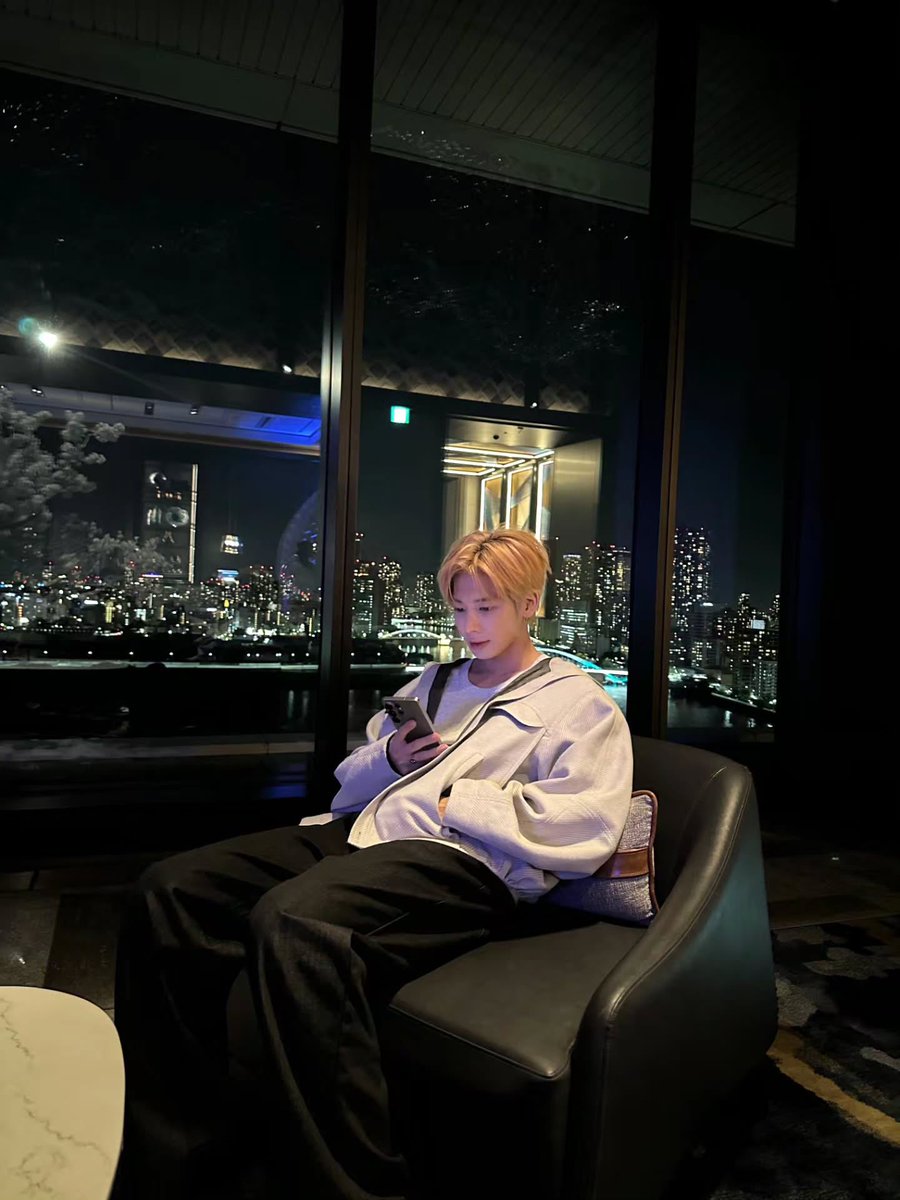 코드 tweet media
