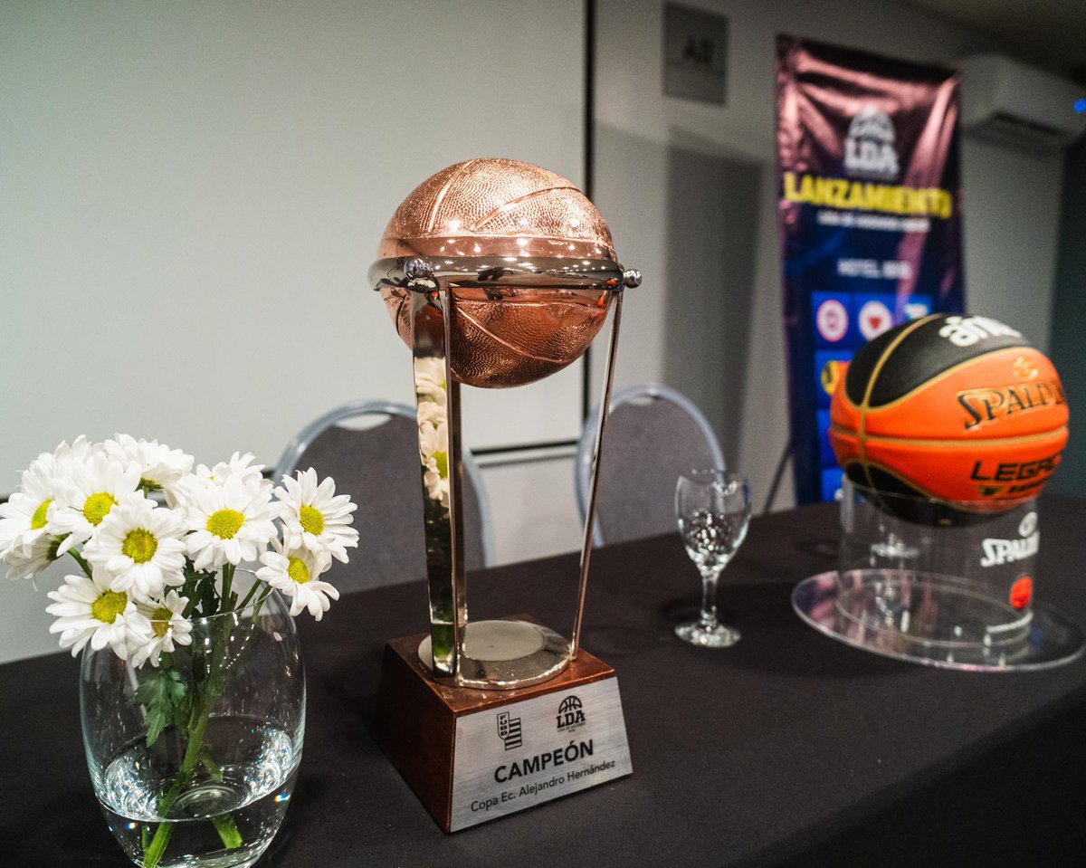 LDA_Uy's tweet photo. 📸 Lo que dejó el sorteo de la #LDA 2026 

🤝🏻 Agradecemos a @AntelDeTodos, @BROU_uy, @Spalding y Hotel Ibis por el apoyo. https://t.co/PbnzSD5fD5