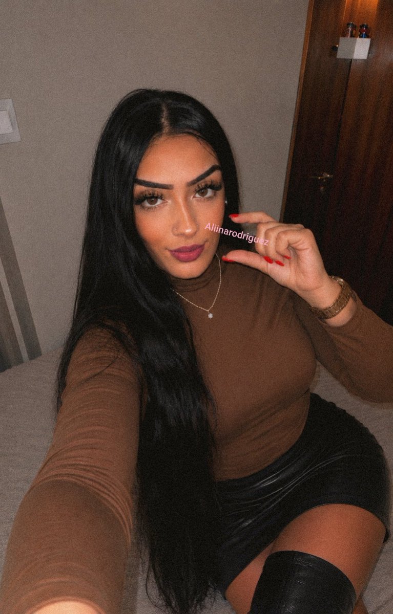 Bacaana077's tweet photo. 👑 Diosa Gitana 👑
Si eres un chucho obediente, cajero humano o simple pringado necesitado de atención femenina… demuestra utilidad. 💸
Tributo obligatorio: 20€ #findom #findomgoddes #micropene #lamesuelas #femdom #rtgame https://t.co/O7zdensMrK