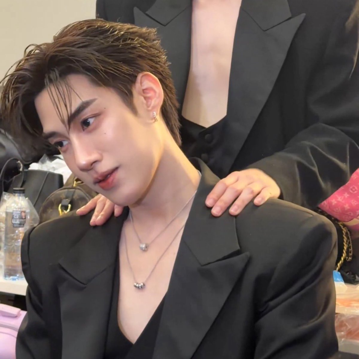 ฟาริ tweet media
