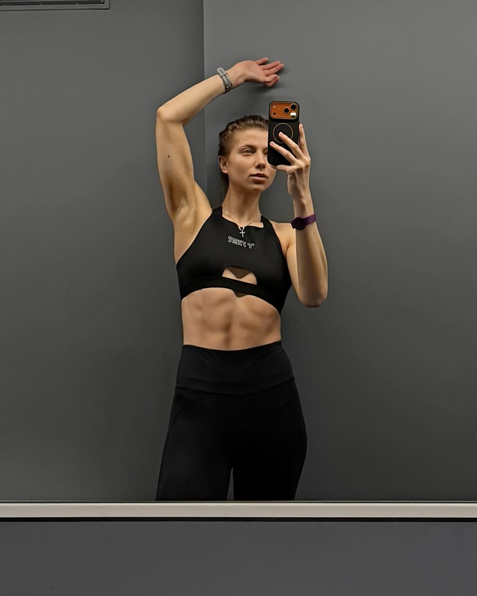 firmflexing's tweet photo. Attended.
#stronggirlsclub #shreddedunion #mirrorselfie #gymwear #gymmirror #gymbabe #fitnessphysique #fitness #atthegym #armup #armpit https://t.co/V5SLrquZQA
