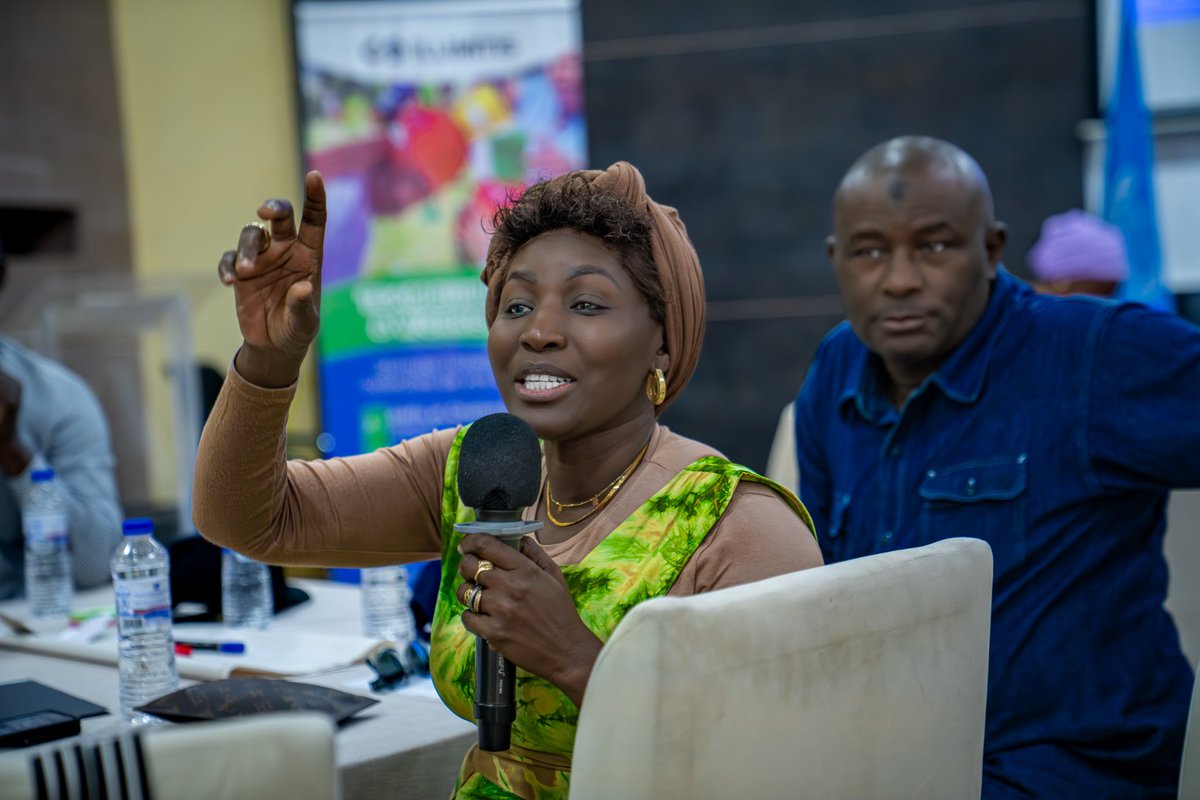 FAOWestAfrica's tweet photo. Moment fort de la #retraite #ONE_FAO à Saly : Amy Cole Gaye sacrée #Femme de l’année 🌸 Une source d’inspiration pour l’ensemble des équipes de la FAO Sénégal 

💪#LeadershipFéminin 🇸🇳 #ONEFAO #Sénégal #FAORetreat2026 https://t.co/O6uAi5zu1V