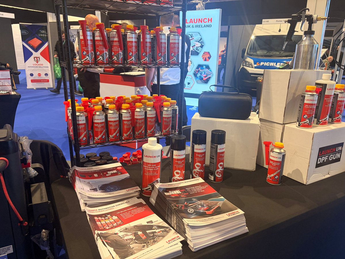 MECHANEXShow's tweet photo. I’m ready for my close up 😎 

Check out these amazing items on display, giving our visitors the chance to try before they buy. It’s a great way to get hands-on with all the latest tech you might have had your eye on!

#Mechanex #Products #Automotive #Technology #TradeShow https://t.co/YPCqiEbhZO