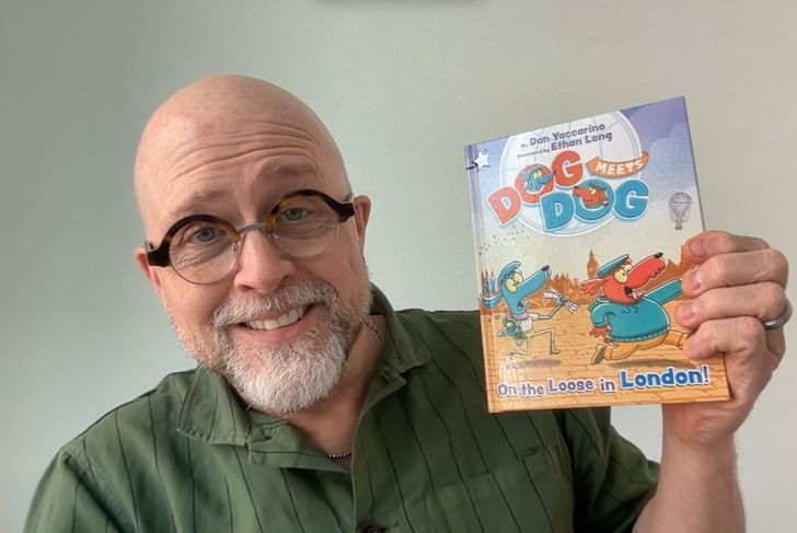 SimonKIDS's tweet photo. It's Star Chapter Books Week with #ReadAndLearn! Today, illustrator Ethan Long shows us how to draw the main characters, dog siblings Betsy and Bones, from On the Loose in London!
Watch now: https://t.co/yUqcD9t6QI https://t.co/pwW7IfCVr4
