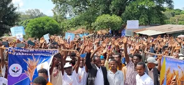 OromiaPParty's tweet photo. #IAB_Biloo_Nophaa
#Buunnoo_Beddellee_Booracha
#Adaamaa
Sosochiin duula nafiladhaa Paartii Badhaadhinaa Godina Buunnoo Beddellee Aanaa Boorrachaa,Godina Iluu Abbaa Boor Aanaa Biloo Nophaafi magaalaa Adaamaatti bifa ho'aa ta'een geggeeffameera. https://t.co/kZ1wgmqWwt