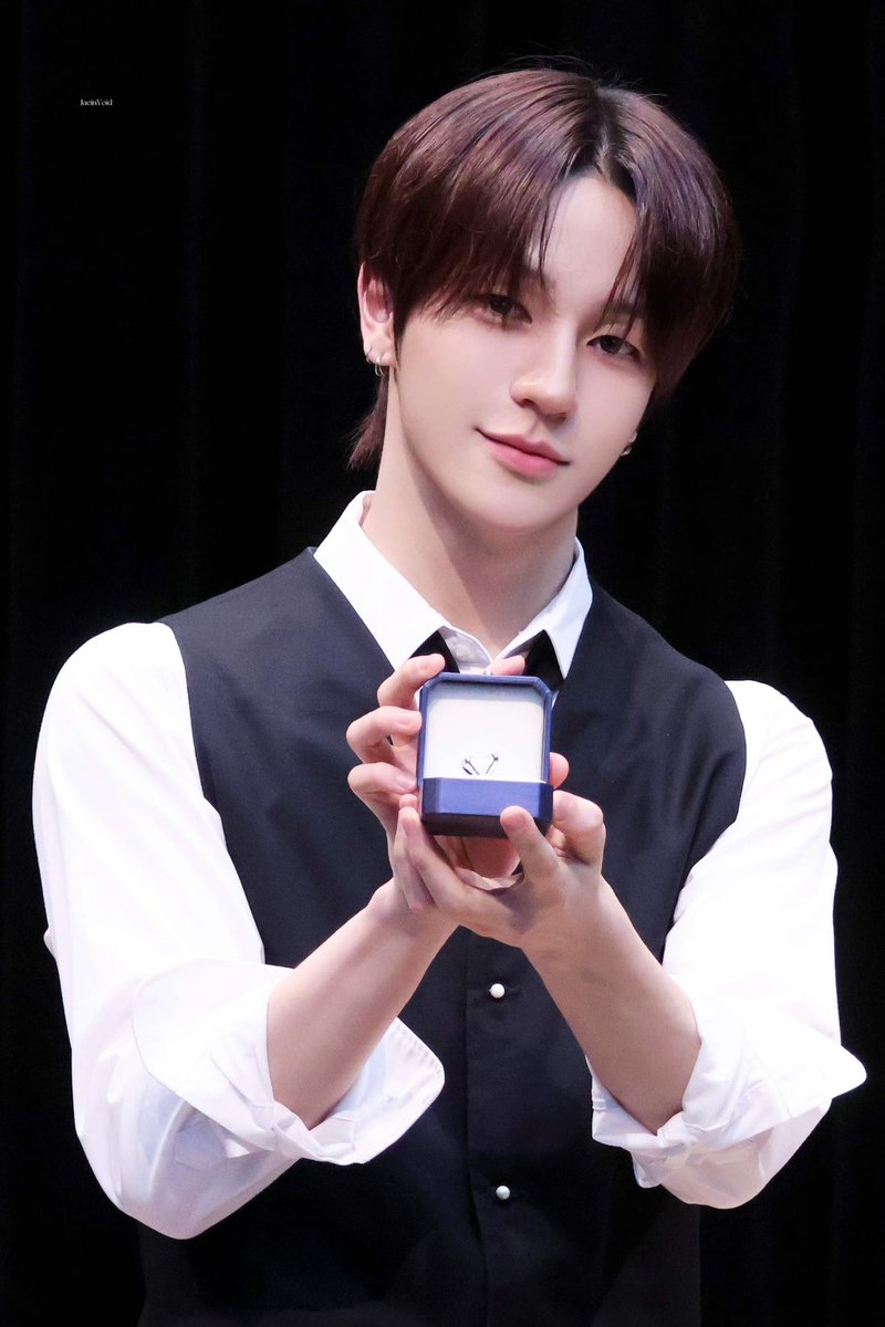 JaeinVoid's tweet photo. 260514 애플뮤직
#JAEIN #재인 #KEYVITUP #키빗업 https://t.co/6Gbr6QLxMS