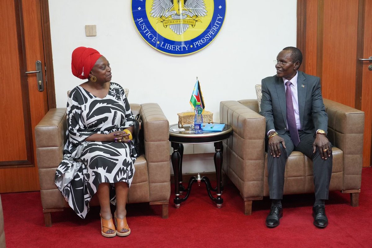 WFP_SouthSudan's tweet photo. There is a new sheriff in town!

@WFP's Representative and Country Director in #SouthSudan @MChimuka71 presents her credentials to @SouthSudanGov Foreign Minister Hon. Dr. James Pitia Morgan in the capital Juba today.

Welcome to your new post. https://t.co/yaC2blo18a