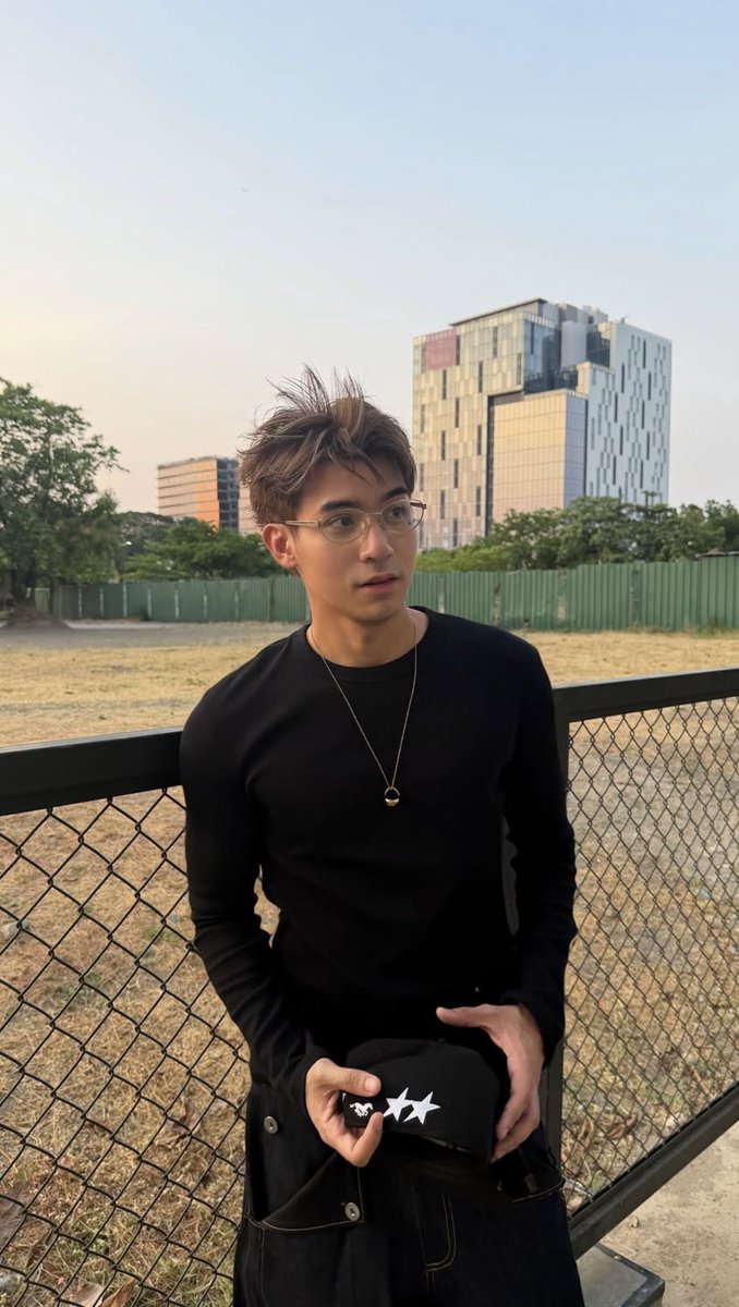 ctrlbtsArmy's tweet photo. Paano? need na isold out yung VIP😩 https://t.co/zWGTPtrjg9