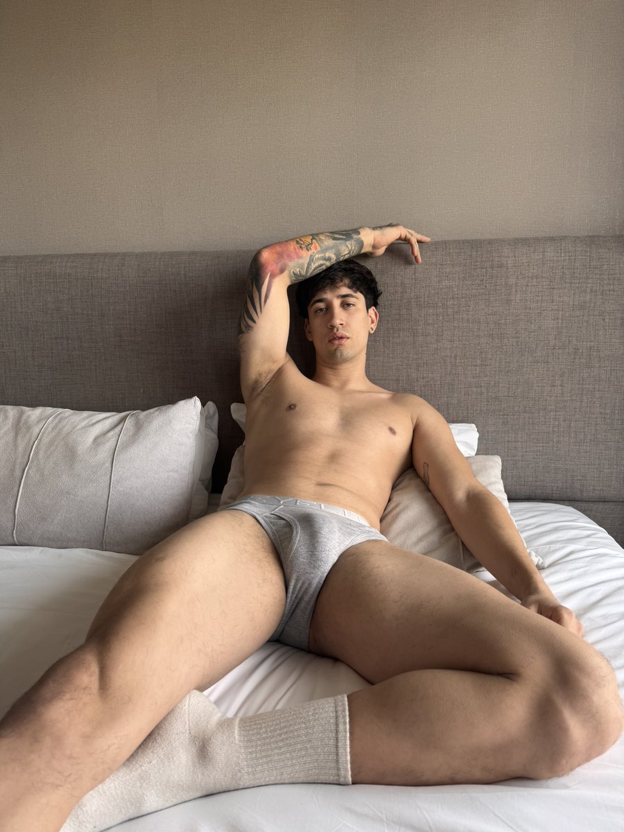BastianBlanc's tweet photo. Hablamos?😏👀

https://t.co/3FVQkO7k0S https://t.co/vUWXDHb8yU