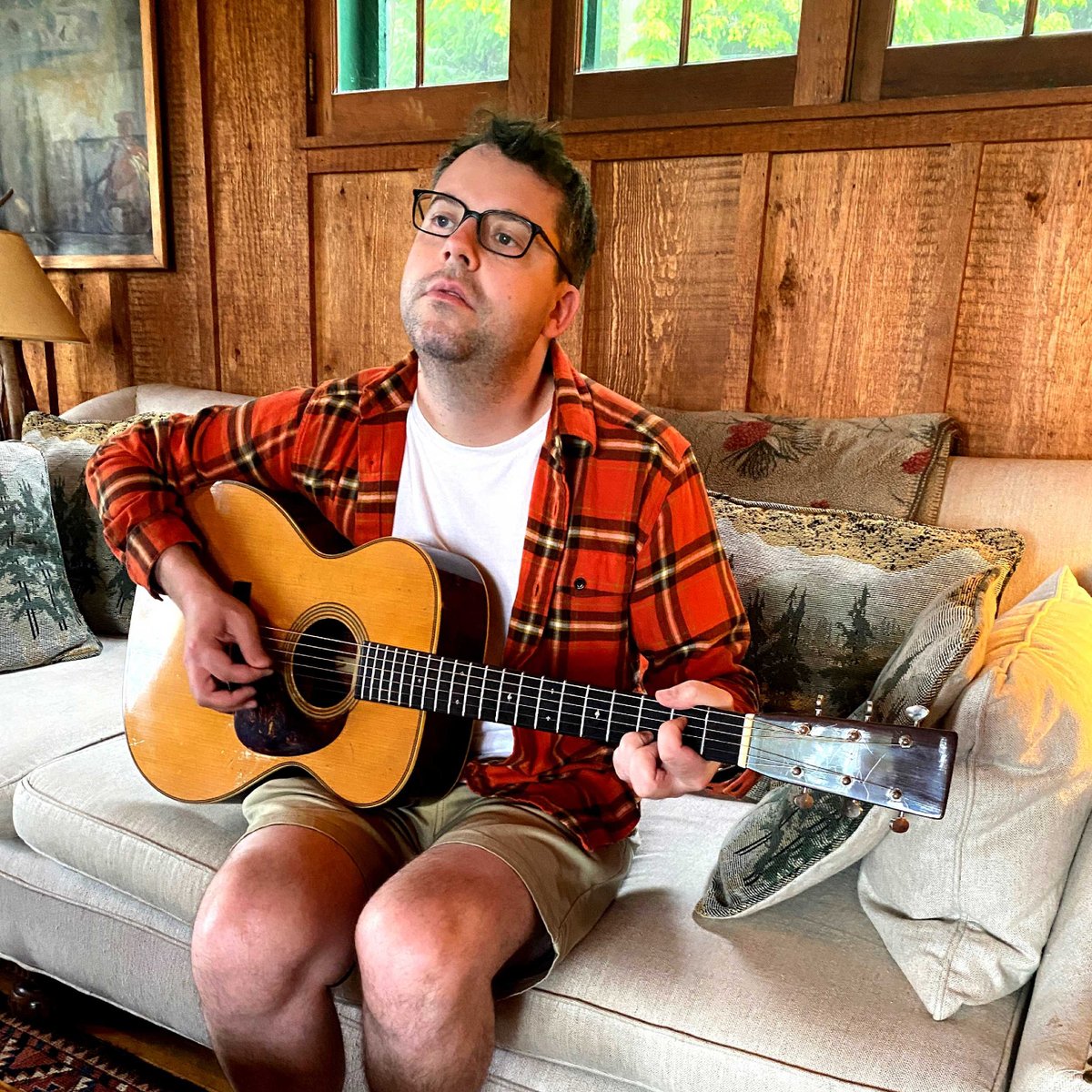 v13media's tweet photo. @brendanmclaughlin and his new project, @thechoviesband, premiere their new single “You’d Do It Again” from their debut album ‘Chovy Supernovy.’

URL: https://t.co/xGfv7ob1vE https://t.co/QrEdFQ9vU3