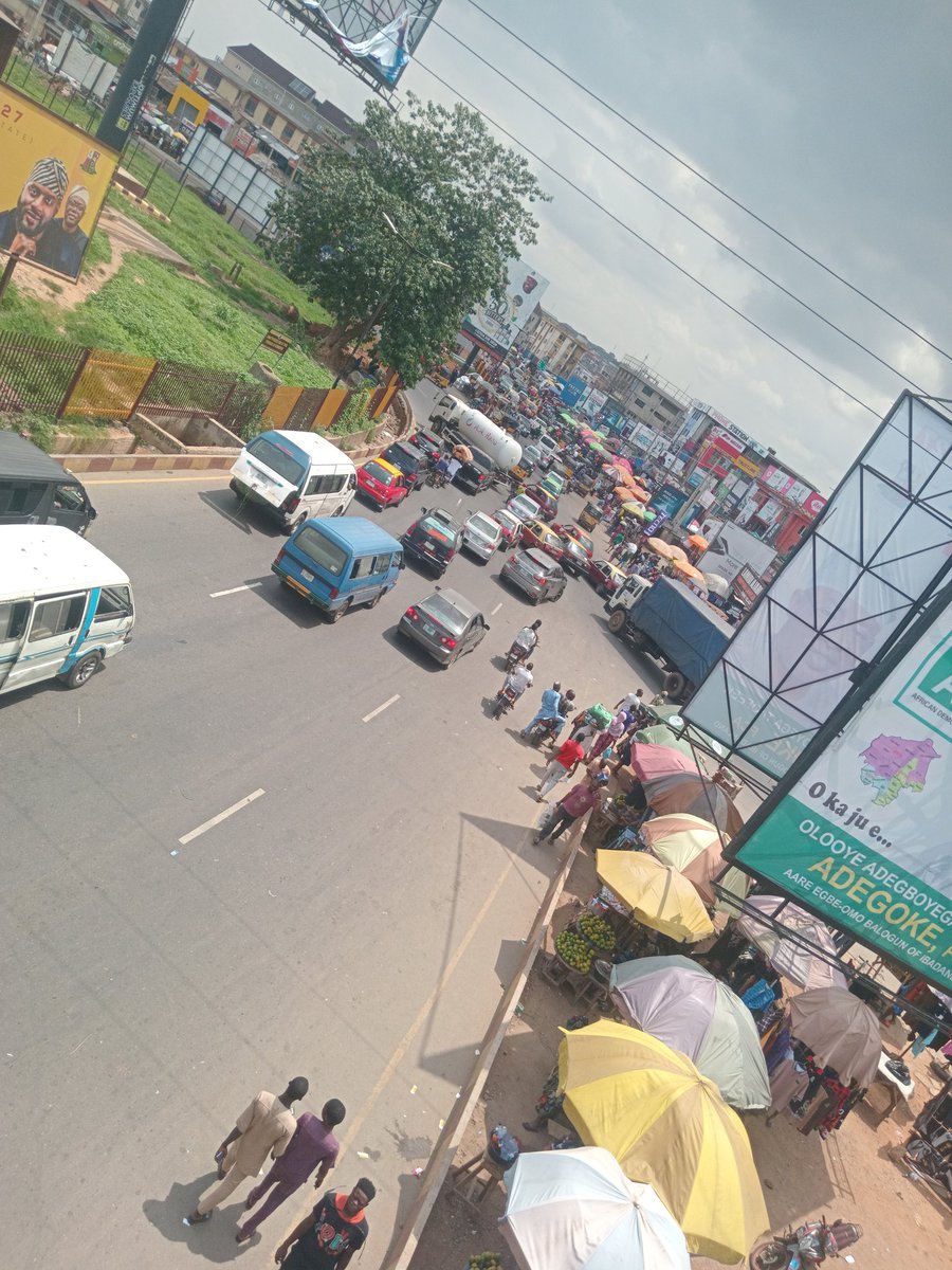 BabaAsp's tweet photo. UPDATE π¨
Omo everywhere don clear for IwoRoad now ππ₯
Traffic don reduce and road don free small π
If you been dey avoid this side before, you fit move now π
Ibadan people go finally breathe today π
#IwoRoad
#Ibadan
#TrafficUpdate
#KeepIwoRoadClean #ReclaimIworoad
πΏπ₯π¬π¨βοΈππ―