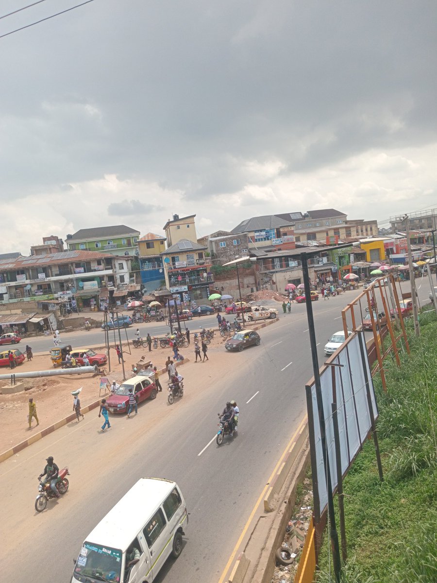 BabaAsp's tweet photo. UPDATE π¨
Omo everywhere don clear for IwoRoad now ππ₯
Traffic don reduce and road don free small π
If you been dey avoid this side before, you fit move now π
Ibadan people go finally breathe today π
#IwoRoad
#Ibadan
#TrafficUpdate
#KeepIwoRoadClean #ReclaimIworoad
πΏπ₯π¬π¨βοΈππ―