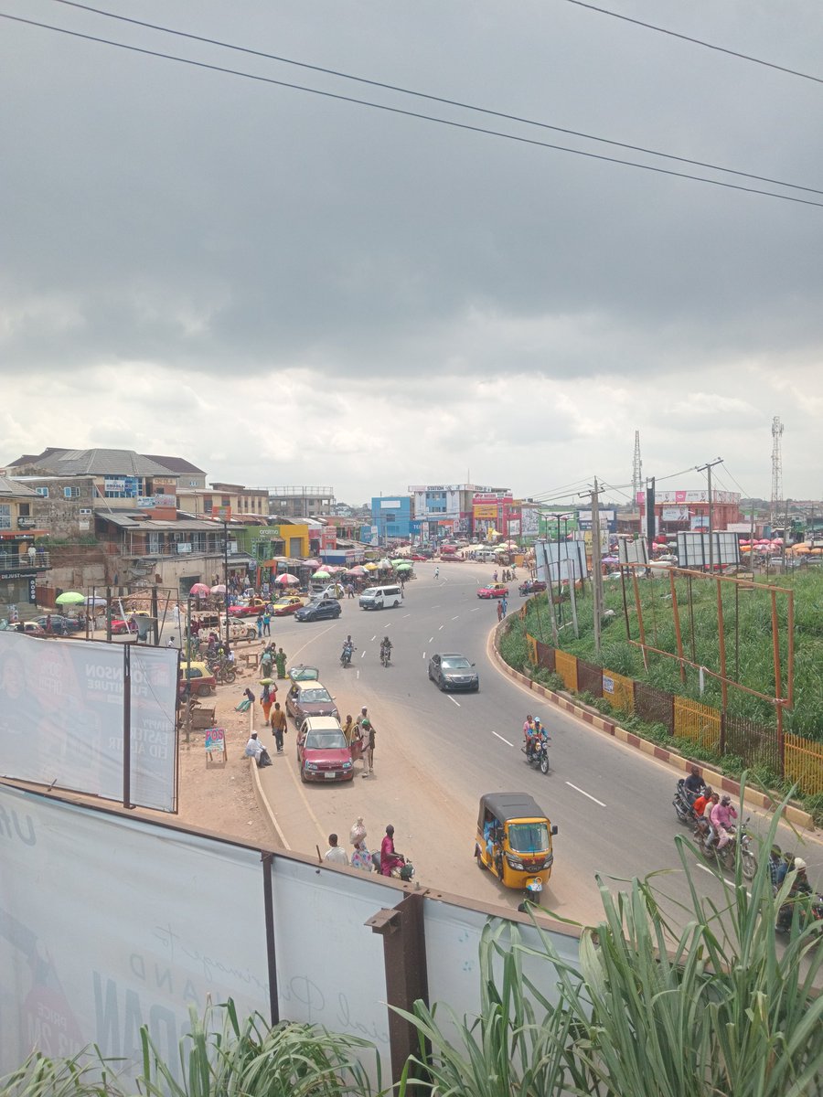 BabaAsp's tweet photo. UPDATE π¨
Omo everywhere don clear for IwoRoad now ππ₯
Traffic don reduce and road don free small π
If you been dey avoid this side before, you fit move now π
Ibadan people go finally breathe today π
#IwoRoad
#Ibadan
#TrafficUpdate
#KeepIwoRoadClean #ReclaimIworoad
πΏπ₯π¬π¨βοΈππ―