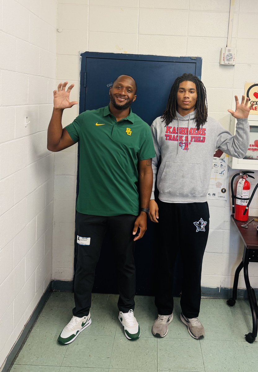 DanielHicks_1's tweet photo. Thank you @Jamar51Chaney for stopping by. I’m excited to tour the campus @BUFootball https://t.co/MQyU5jcvNA