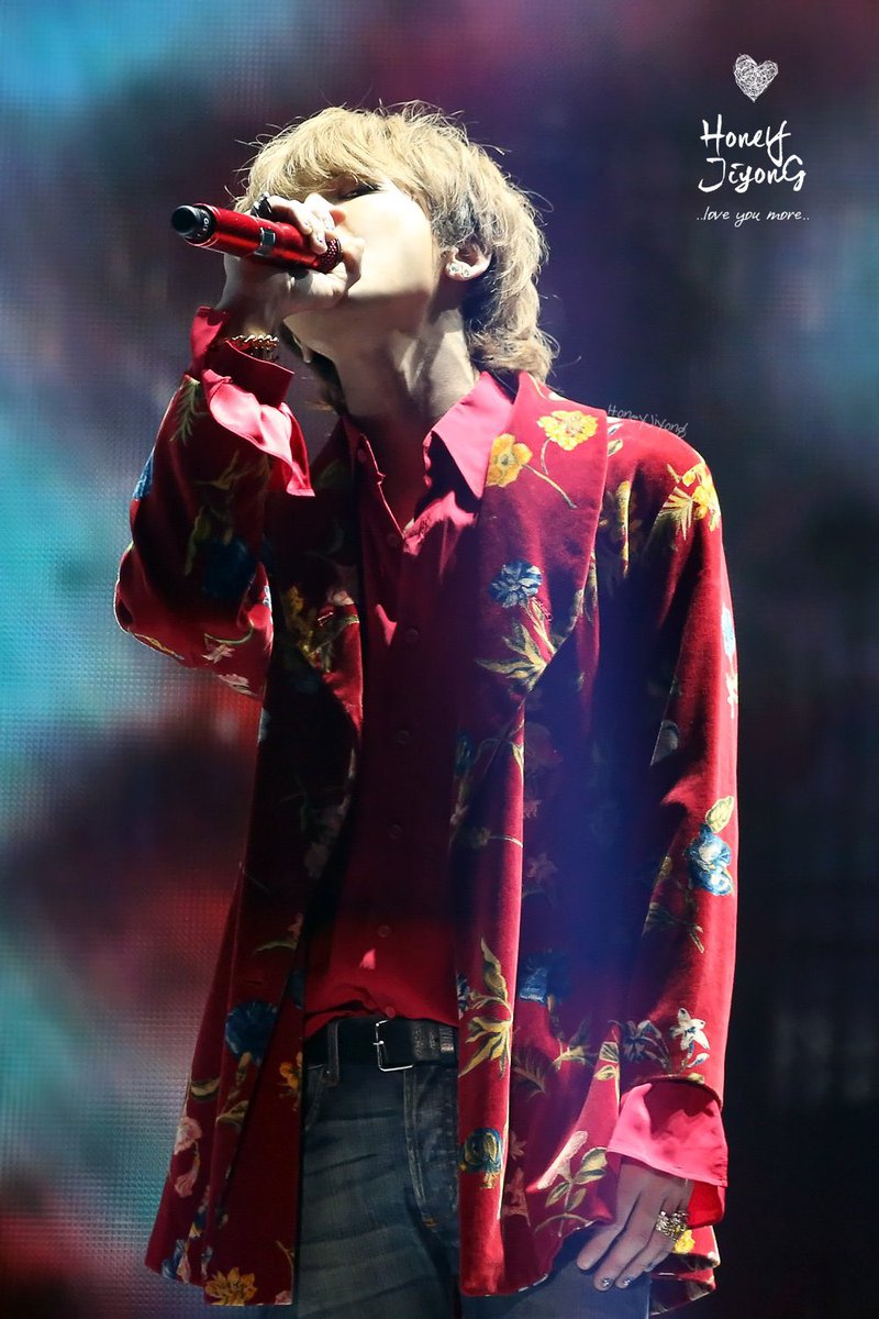 honeyjiyong's tweet photo. 171231 LAST DANCE FINAL in SEOUL🇰🇷

🥺🥺🥺🫳🫳🫳

#권지용 #KWONJIYONG 
#GDRAGON  #지드래곤 
#허니지용 https://t.co/oocdOcGJyE