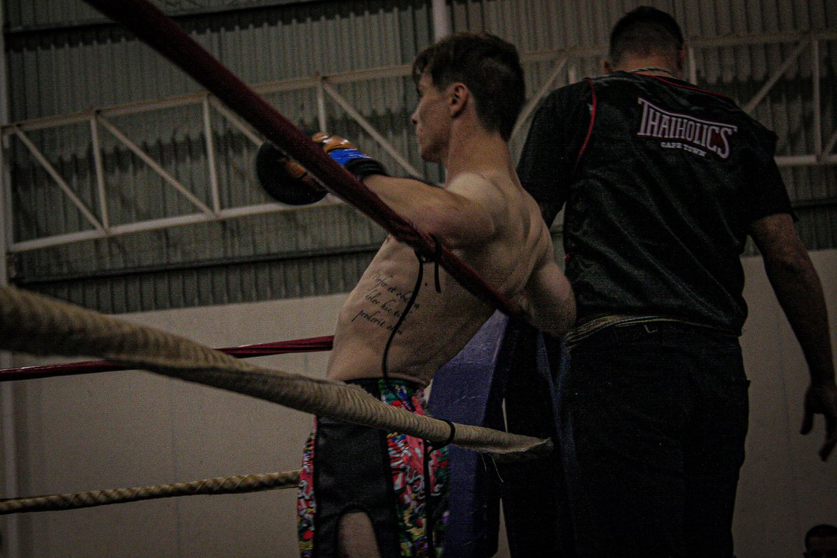 LatelyCS's tweet photo. Some pics from my fight. Betrayed by the boere tan in the first one. 
Credit (excuse the insta link lol): https://t.co/KCldyP1bH6 https://t.co/34FbN5zm0L