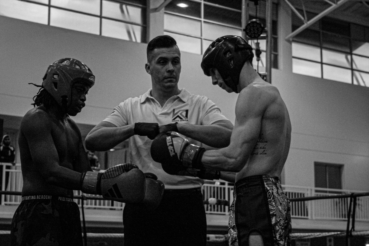 LatelyCS's tweet photo. Some pics from my fight. Betrayed by the boere tan in the first one. 
Credit (excuse the insta link lol): https://t.co/KCldyP1bH6 https://t.co/34FbN5zm0L