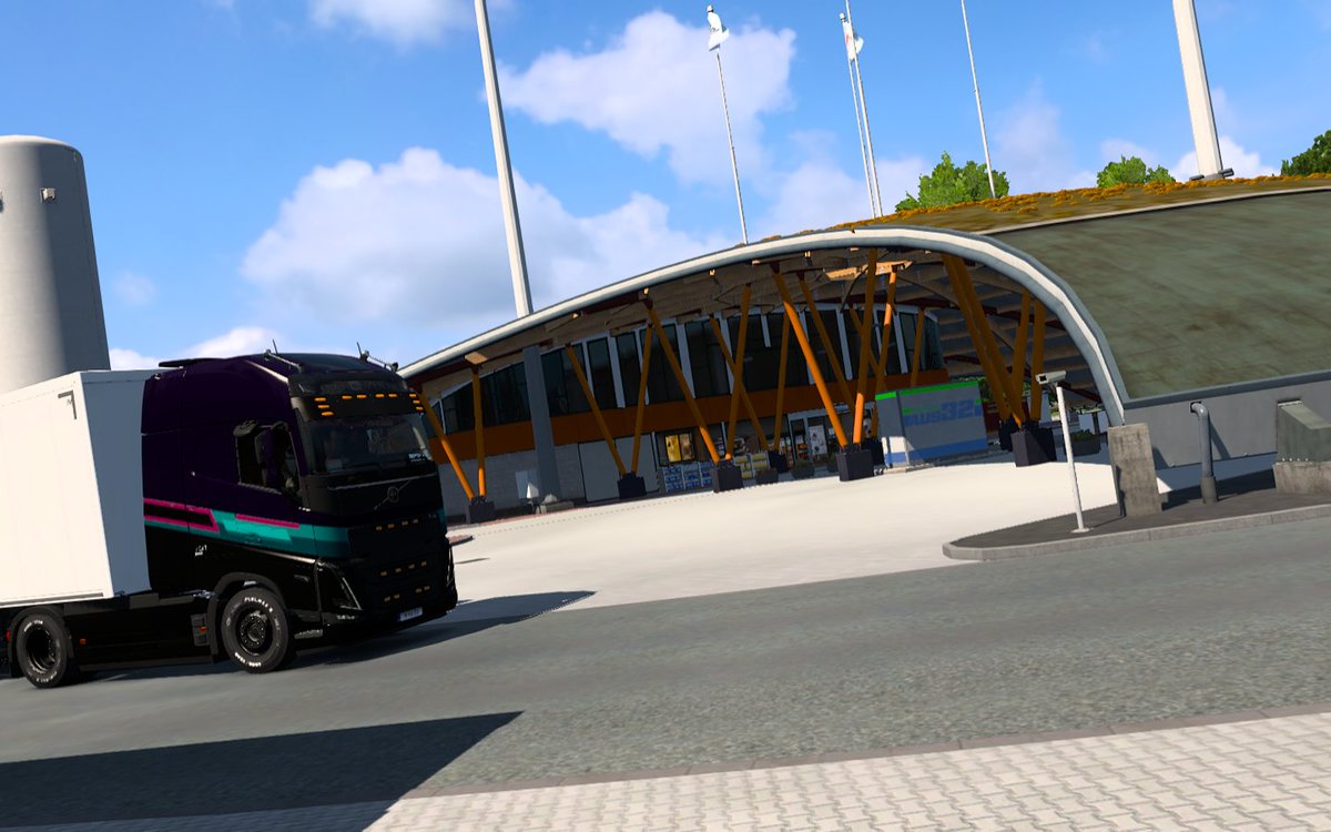 Yurato23's tweet photo. i have been busy the last couple of days discoverig the amazing BeNeLux  "rework" , it doesnt feel like a rework but more like something  completely new 😍
@SCSsoftware 
#ETS2 #EuroTruckSimulator2 #BestCommunityEver #VirtualTrucker #VolvoTrucks #Photomode #VirtualPhotography https://t.co/RbSiKWZnTs
