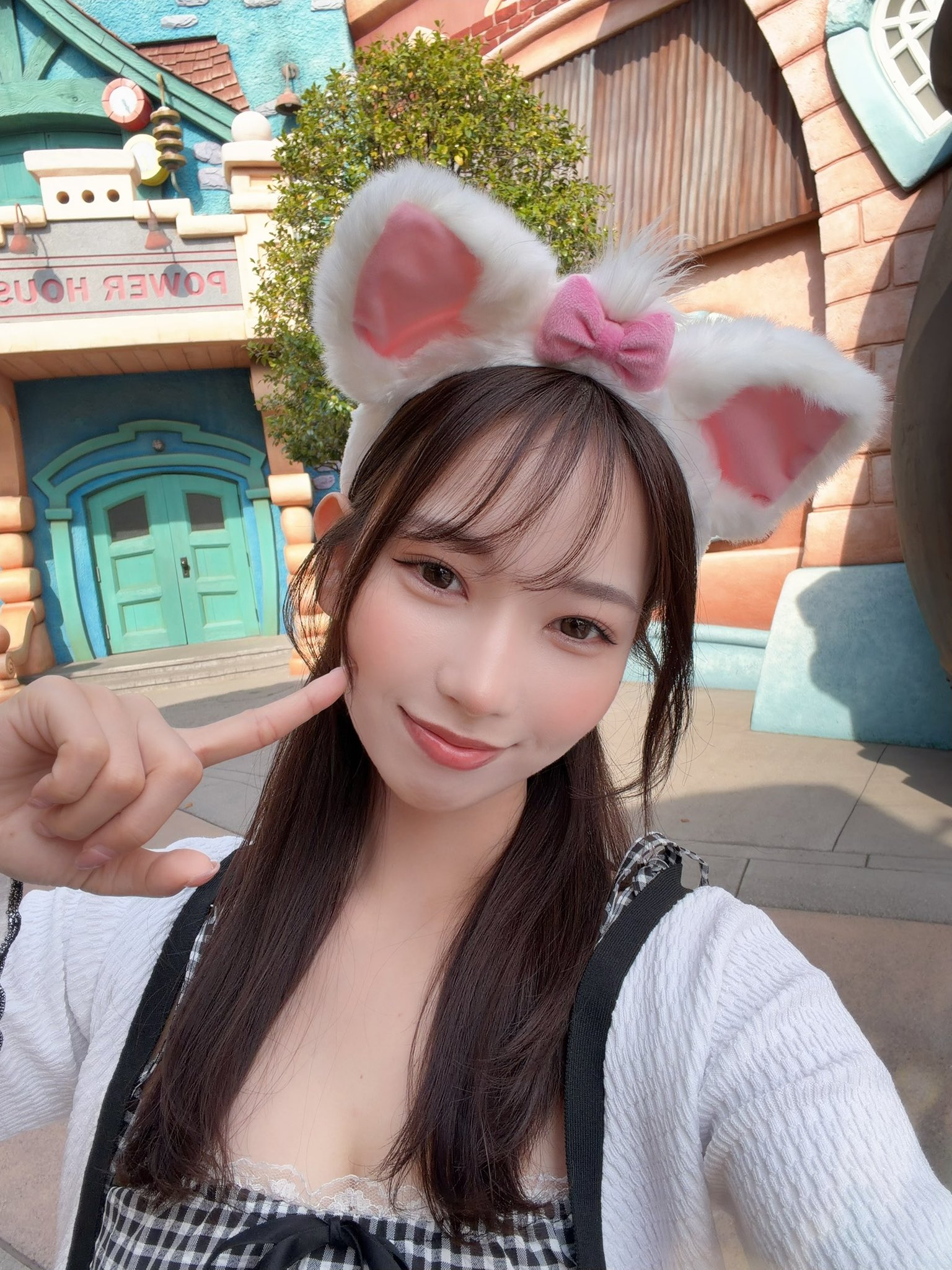 園梨音