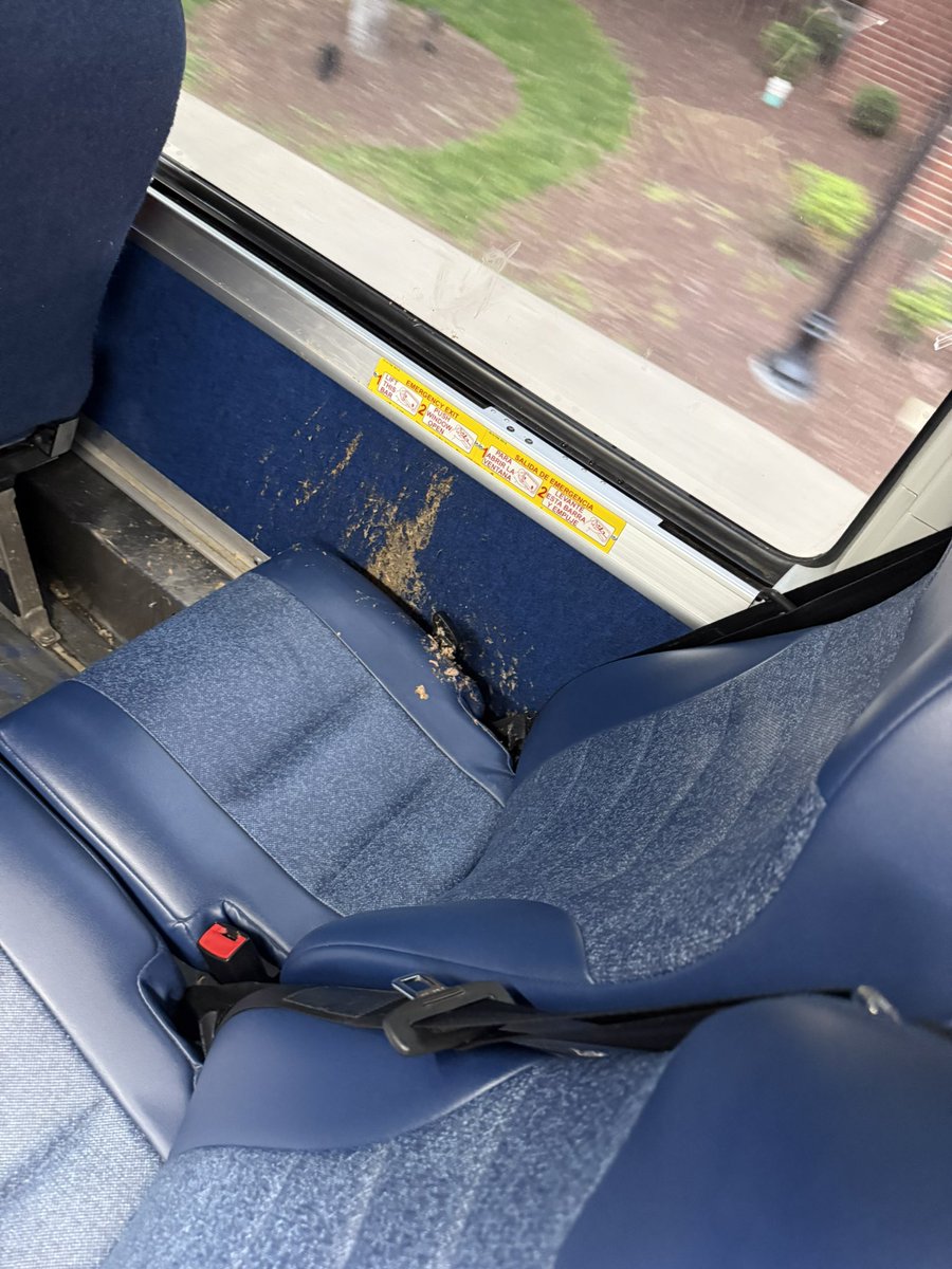 nikki_aldente's tweet photo. This is what riders are paying for @GovSherrillNJ @NJTransit_CA @NJTRANSIT during rush hour. I wonder how long this was left like this and PAYING riders had to deal wit this @News12NJ #njtransit #njtranshit https://t.co/X73gSnhdAH