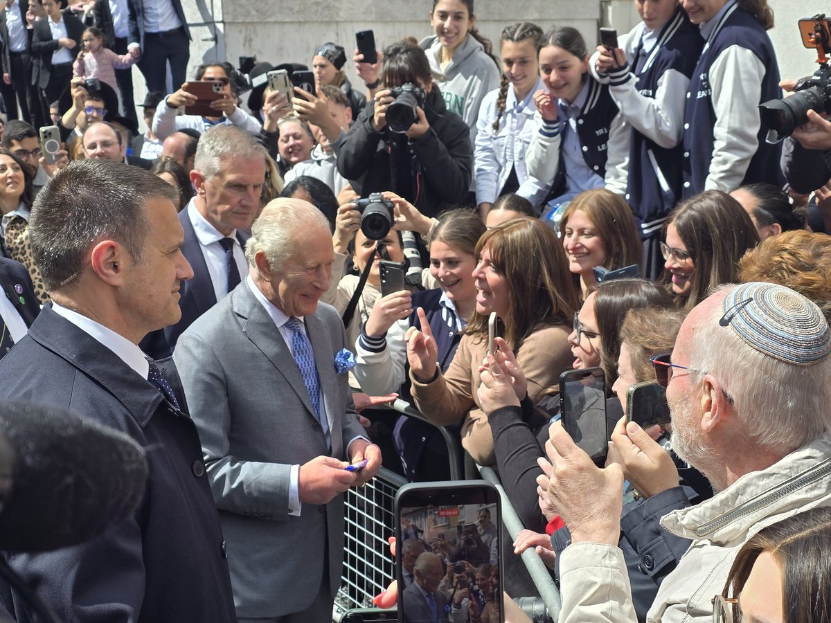 DannyBenDavid's tweet photo. His Majesty King Charles today met the two victims of last month’s Golders Green stabbing attack during a solidarity visit with the Jewish community, which concluded with the King receiving a freshly baked challah. https://t.co/aWr8ObNWHh