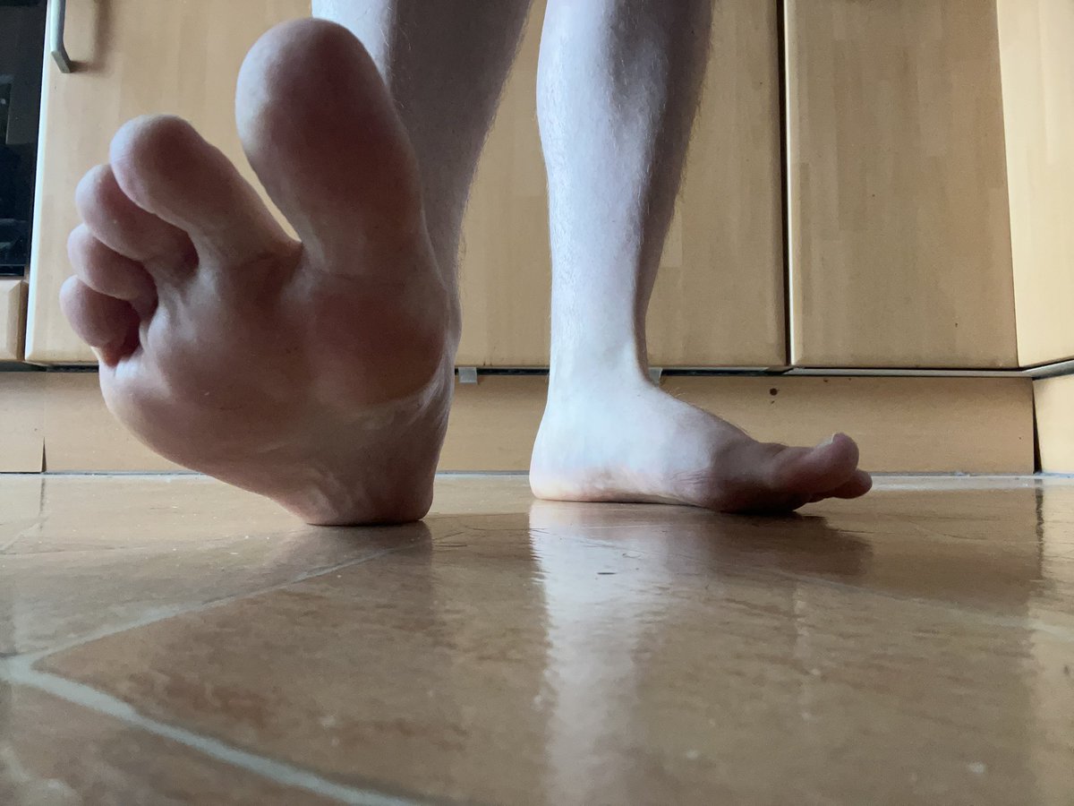 GiantGerman's tweet photo. Giant stinking feet to Crush You and your city😈🦶🏻😜
#feet #bigfeet #sweatyfeet #malefeetfetish #malefeet #malefeetlovers #malefootfetish #malefoot https://t.co/LJafsBpuXM