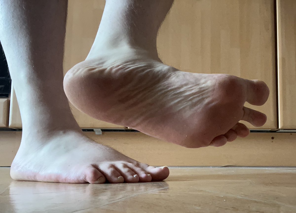 GiantGerman's tweet photo. Giant stinking feet to Crush You and your city😈🦶🏻😜
#feet #bigfeet #sweatyfeet #malefeetfetish #malefeet #malefeetlovers #malefootfetish #malefoot https://t.co/LJafsBpuXM