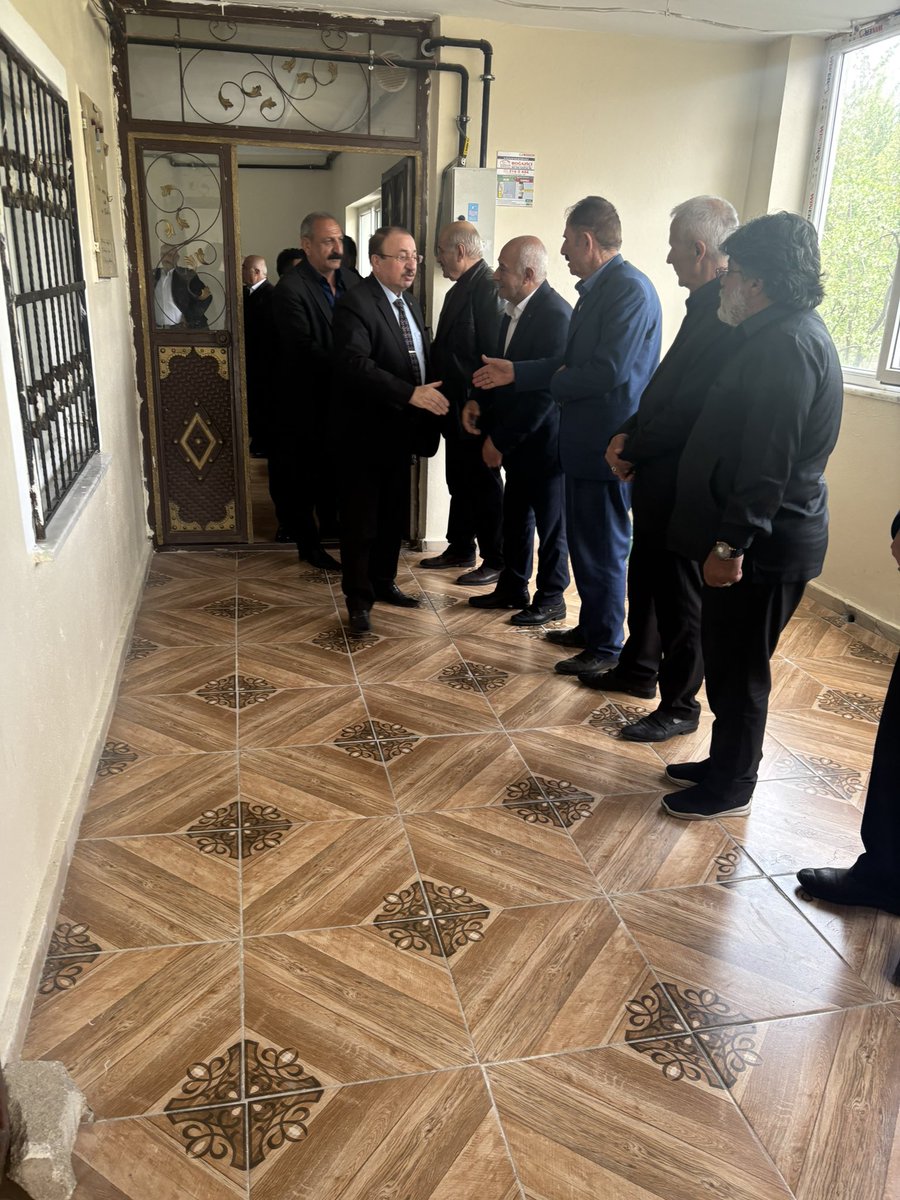 MS_Ozbek's tweet photo. Yiyeni vefat eden #Heyderan Aşireti kurucusu  olduğum kadim Aşiretler fedarasyonu mensubumuz Van #DSP il başkanı Fahrettin ÇUYRAK ve #DEMİR Ailesine TAZİYE ziyaretinde bulundum. Merhumu Allah rahmet eylesin mekanı cennet olsun inşallah https://t.co/q7v4tRqesF