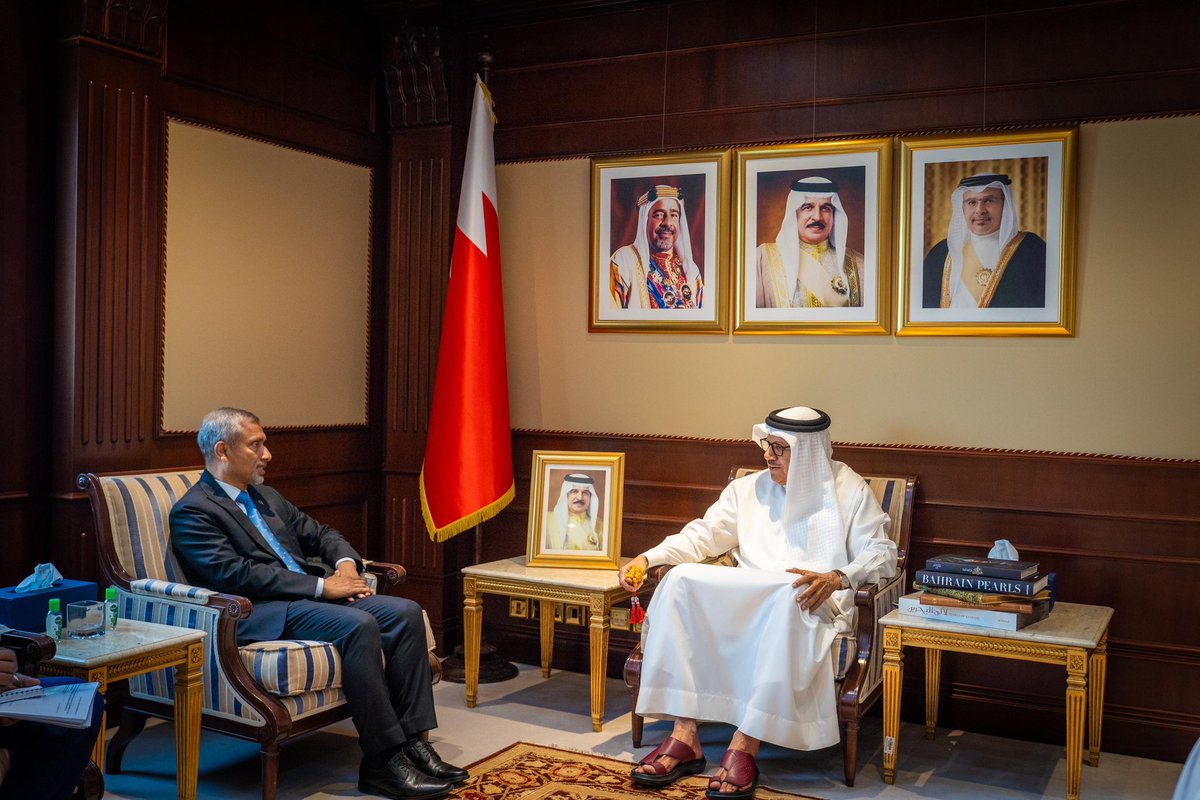 bahdiplomatic's tweet photo. وزير الخارجية يستقبل سفير جمهورية بنغلاديش الشعبية لدى مملكة البحرين

https://t.co/3m4jHdMDkL https://t.co/rYdFXuSRvX
