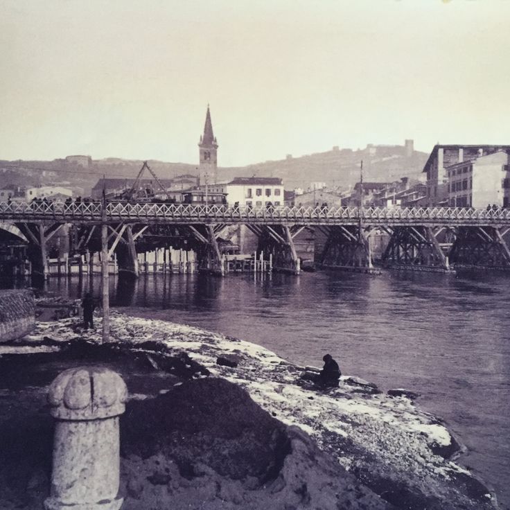 amaveronags1's tweet photo. Verona Retrò
#elcanton de Verona, Ponte Navi nel 1890 https://t.co/DCLUiZEenB