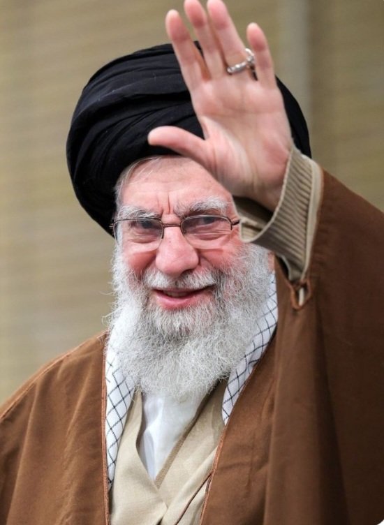 نیلو احسانی tweet media