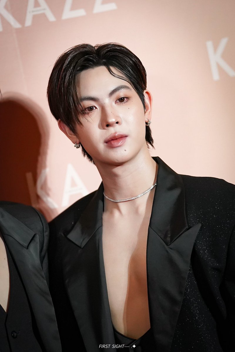 𝘍𝘐𝘙𝘚𝘛 𝘚𝘐𝘎𝘏𝘛── .✦ tweet media