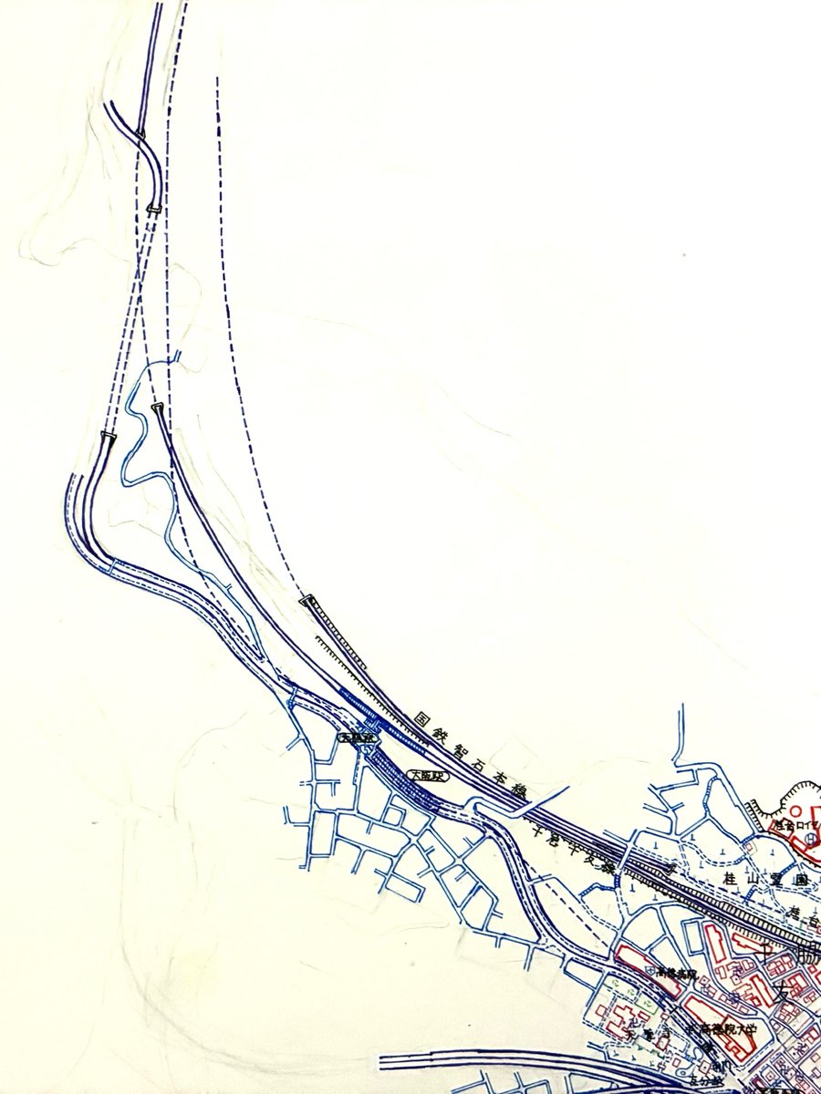 今日は大阪から大坂峠（仮称）にかけて鉄道と幹線道路を中心に描いた