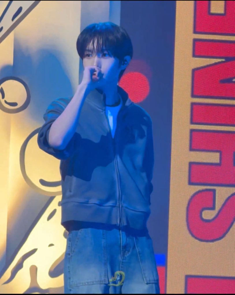 4foreveryoung8's tweet photo. りょうちゃんが���を掠めると高鳴る胸 https://t.co/uYGpb1Ewp2