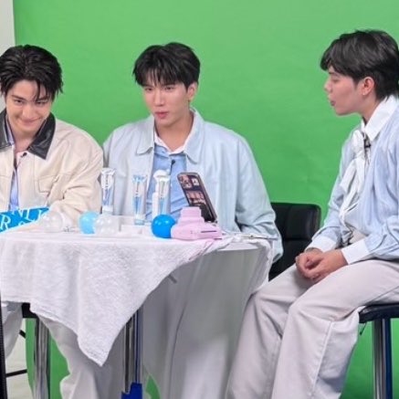 ซีคีนเป็นแฟนกัน tweet media