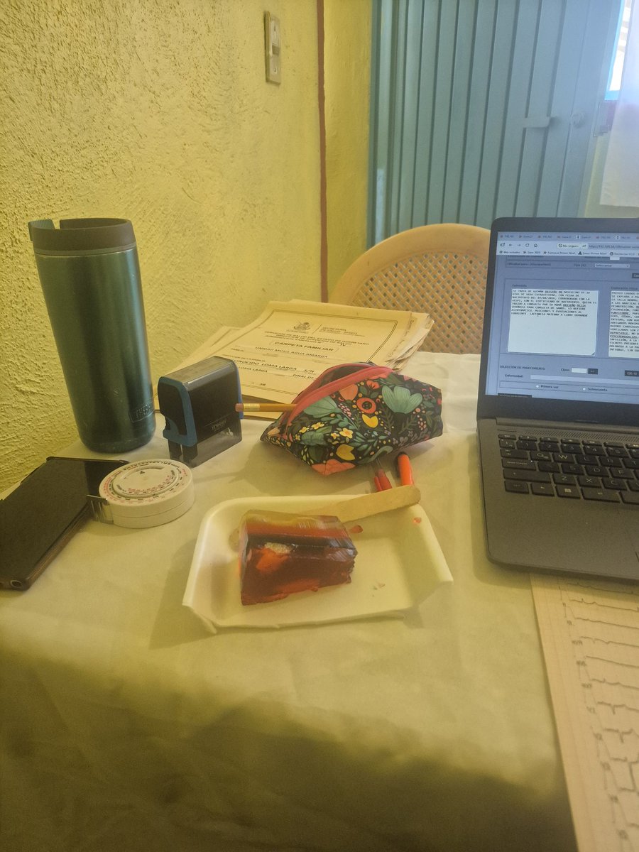 Tigro18_'s tweet photo. Vamonos a la chamba! A los caminos de terraceria, a la comunidad. Nos toco Loma Larga. Jajaja alcance gelatina del dia del maestro 🥰🥰 que bonito. #médico #rural #unidadesmédicasmóviles #UMMEAguaAmarga #SESEQ #Viral #fyp #parati https://t.co/2wDGCwdQbW