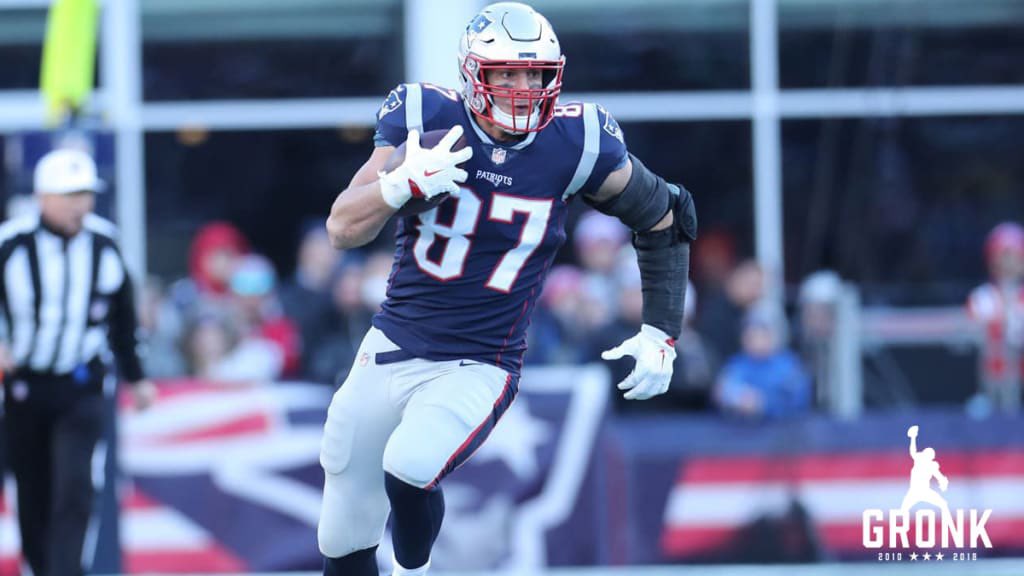 littlekev811's tweet photo. Happy birthday, @RobGronkowski and @MirandaCosgrove! #nfl #despicableme #icarly #drakeandjosh https://t.co/i56IYwSeRD