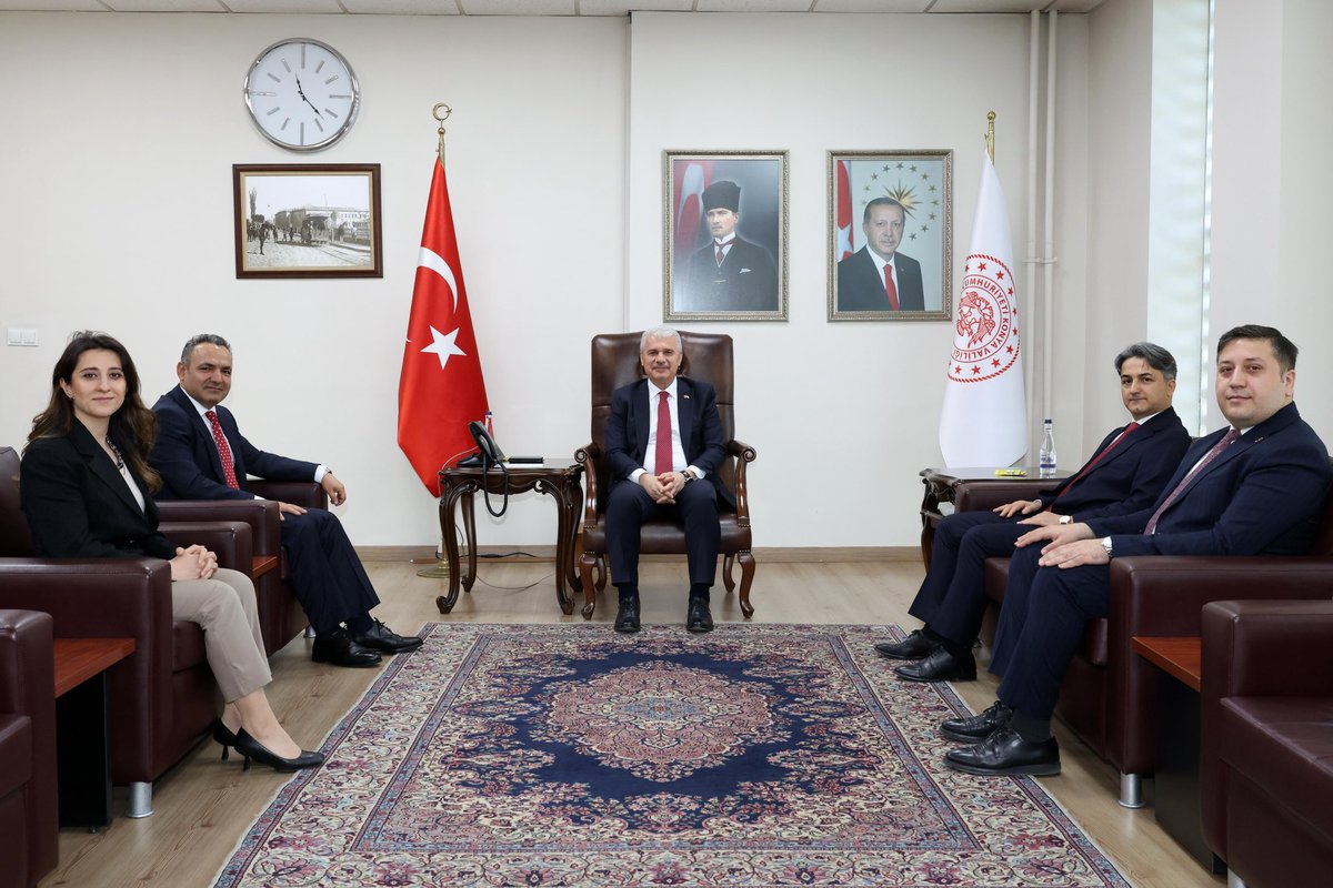 TCKonyaValiligi's tweet photo. Göç İdaresi Başkanlığı Yabancılar Genel Müdürü Fatih Ayna ve Düzenli Göç İzleme ve Analiz Daire Başkanı Özge Kaplan, Valimiz İbrahim Akın’ı makamında ziyaret etti. 

Ziyarette; Vali Yardımcısı Aydın Erdoğan ve İl Göç İdaresi Müdürü Orhan Veli Sarı da yer aldı. https://t.co/gAeNg86ygf