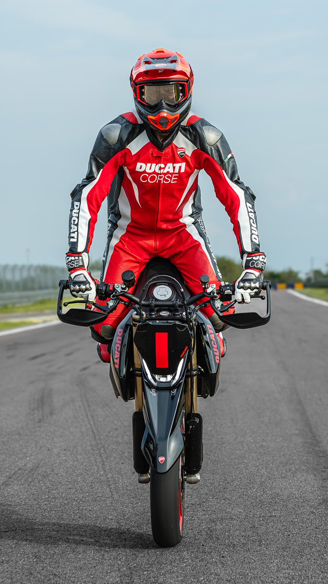 Ducati España tweet media