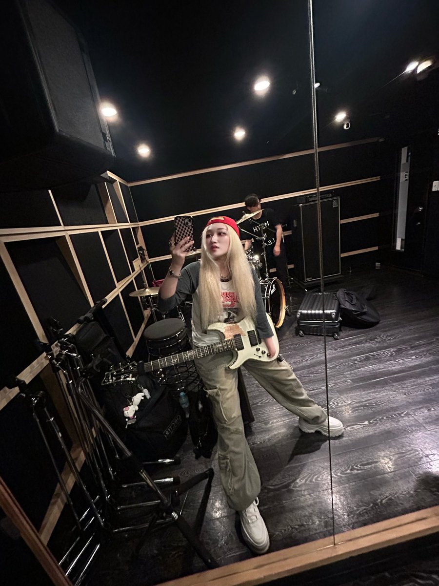 17日にむけたリハでした〜🎸 @Moth_in_Lilac