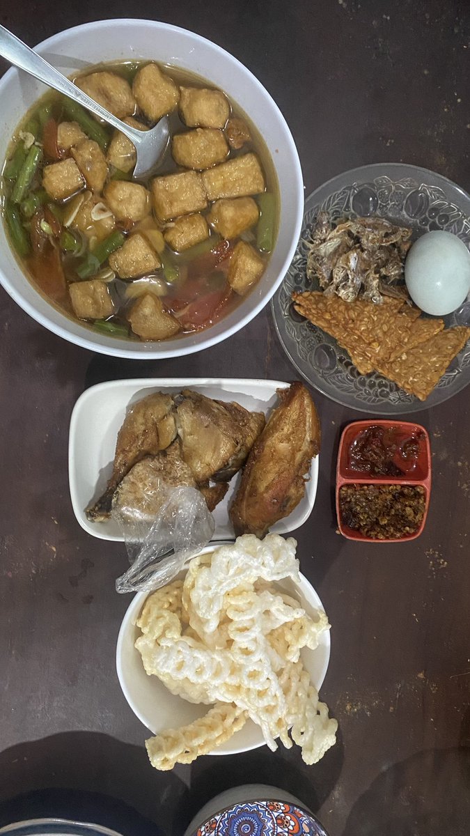 vdlllll's tweet photo. Masak buat mam siang bbrp hari yg lalu:
sayur bobor, sayur asem, asem2 tahu https://t.co/4rpHpkOGlW