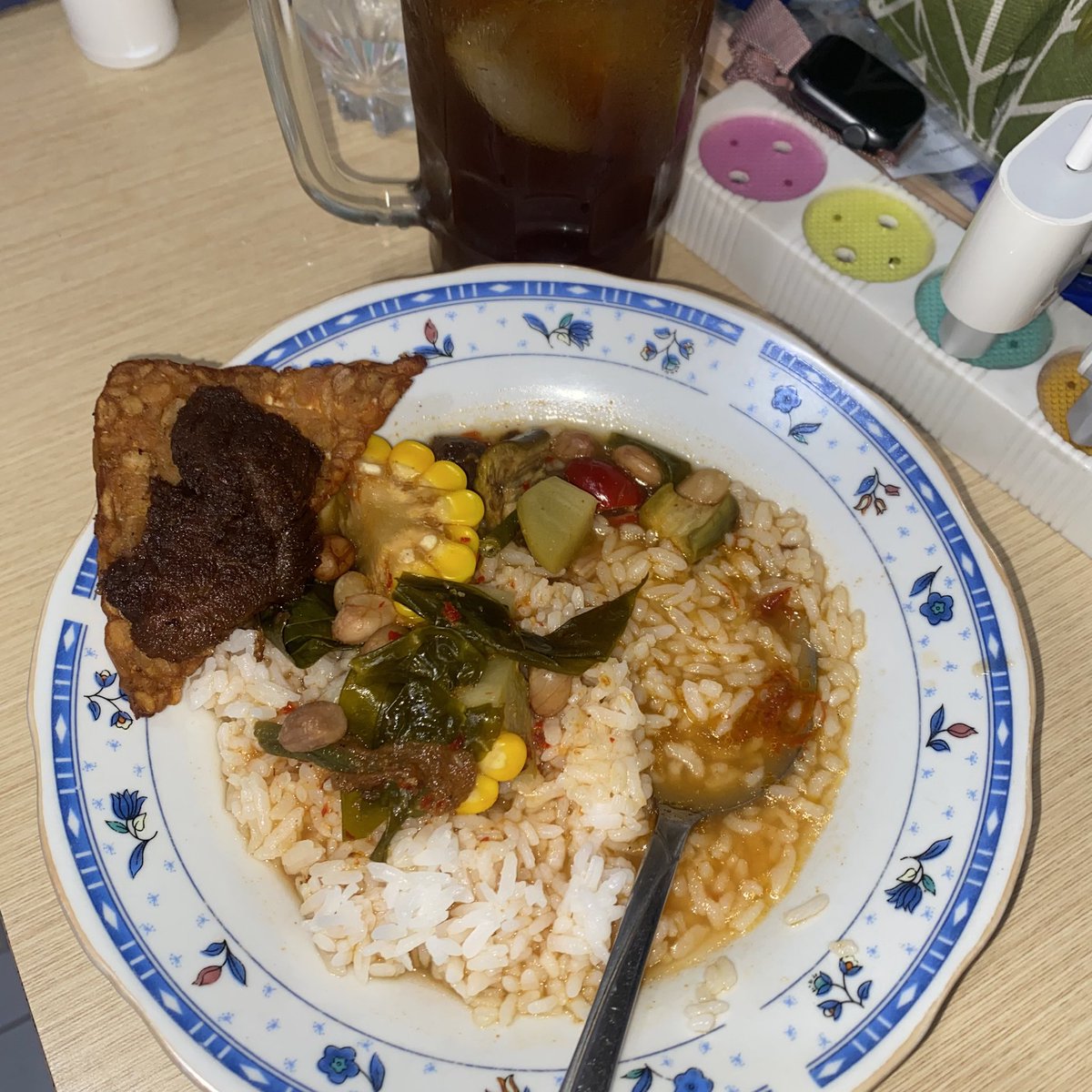 vdlllll's tweet photo. Masak buat mam siang bbrp hari yg lalu:
sayur bobor, sayur asem, asem2 tahu https://t.co/4rpHpkOGlW