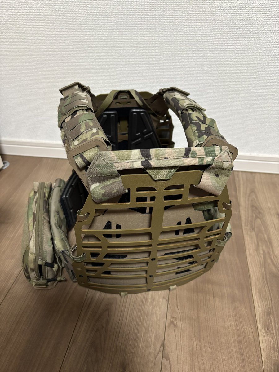 DE202ty373so's tweet photo. S&amp;S precision PF-M 
独創的なデザインのフロントとリアの
カイデックスが非常に良き😎 https://t.co/4sWwDH6nSY