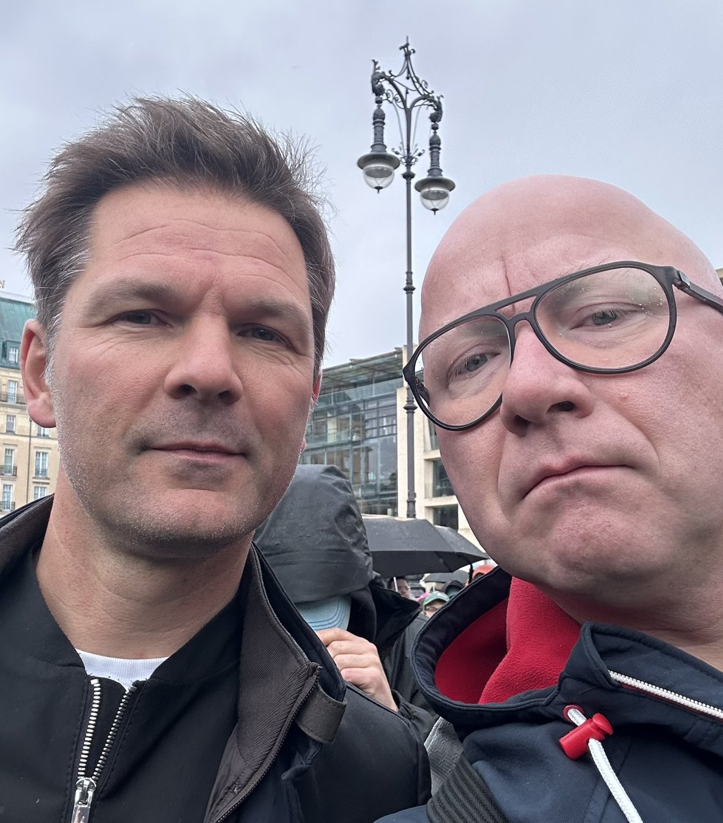 StefanAdamski1's tweet photo. Demo der Initiative „Männer gegen Gewalt“. #Vatertag #b1405 @GrueneBundestag @spdberlin https://t.co/YXeHvLniBN