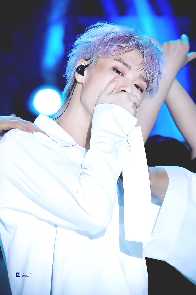cewstro's tweet photo. no one has ever looked as good as 180901 moonbin did, it’s just impossible, humanity visuals peaked here https://t.co/nMnHp0fa0h