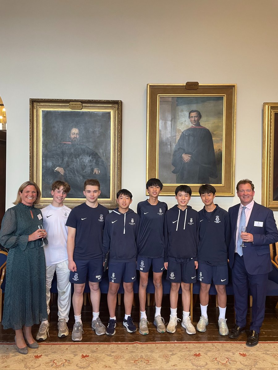 ElstreeSchool's tweet photo. It was a real treat for Mr &amp; Mrs Inglis to catch up with five 'Shells' (2025 Leavers), Jerry (2001 Leaver, Harrow Academic Scholar) and Alex (2022 Leaver) at Harrow earlier this week. Thank you Harrow for such a special and happy evening on the hill. #harrowschool #elstreeesa https://t.co/f4dvNojkcg