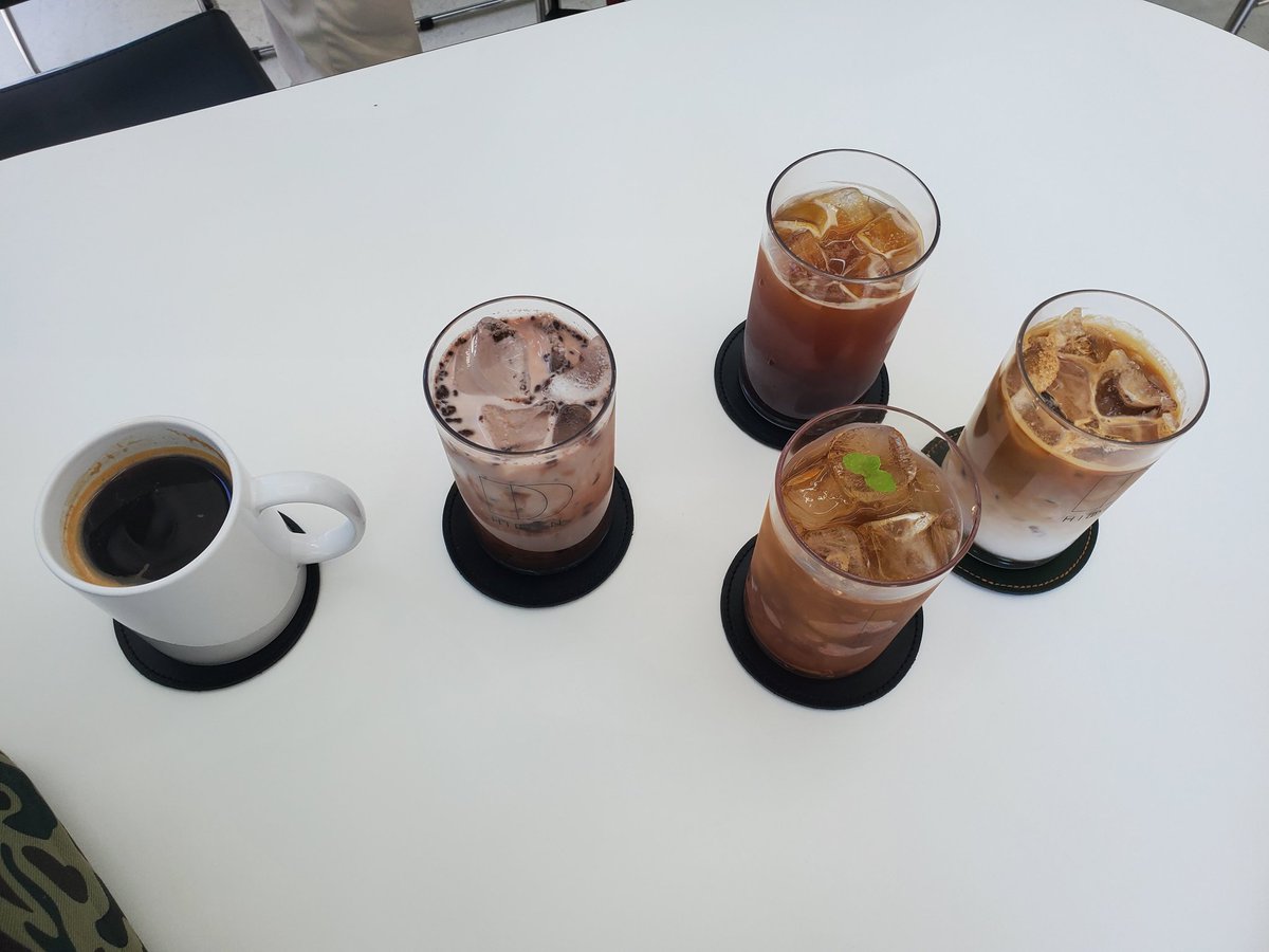winnie_toh's tweet photo. I went to Hidden Cafe last June during my very first trip to Korea with my family. Even though I didn't see Taehyun💛, I was thrilled to visit and show my support for your cafe. 효니야~ Don't forget to embrace the decisions you make; life is still full of endless possibilities💕 https://t.co/iiSatgo2Wm
