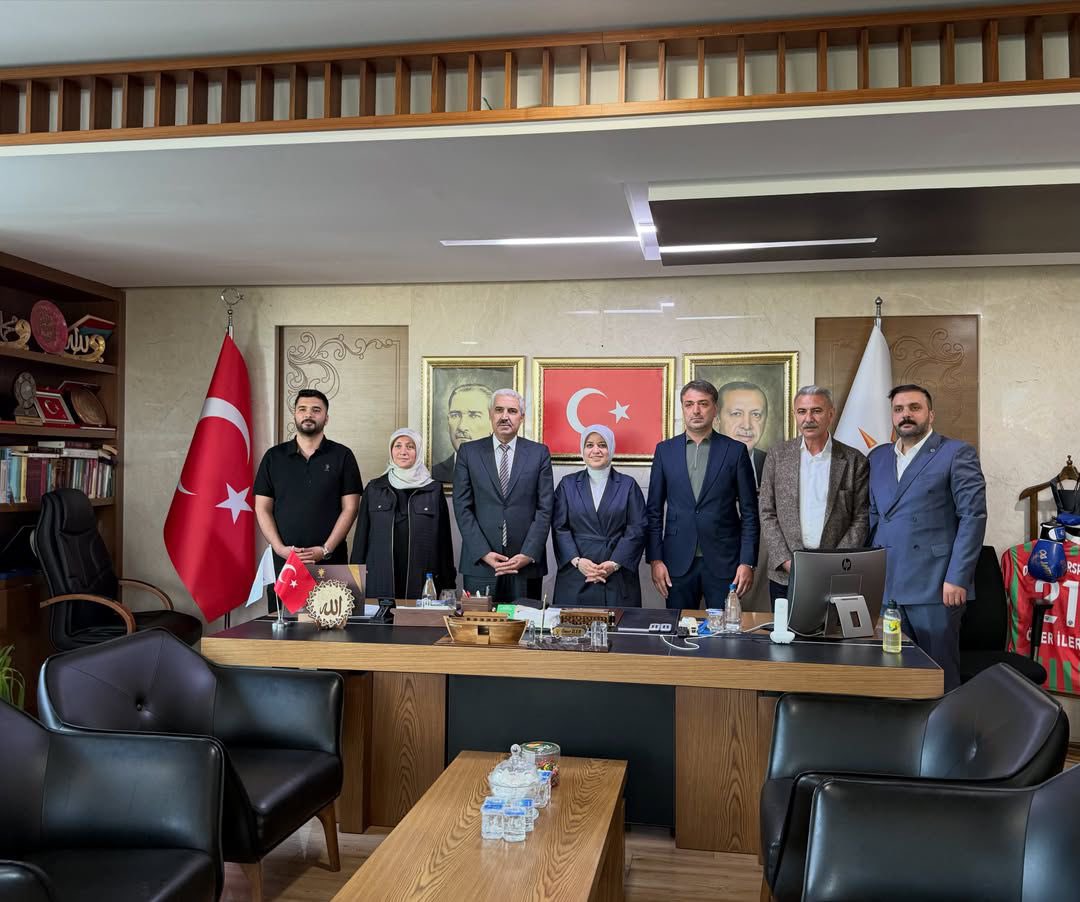 akparti_sur's tweet photo. Genel Merkez Yerel Yönetimler Başkan Yardımcımız Sayın Ayşe Sula Köseoğlu’nun teşrifleriyle; 

İl Başkanımız Ömer İler, İlçe Teşkilat Başkanımız Mücahit Alakuş, İlçe Kadın Kolları Başkanımız, İlçe Gençlik Kolları Başkanımızla birlikte verimli bir toplantı gerçekleştirildi. https://t.co/It5i2s9Wdp